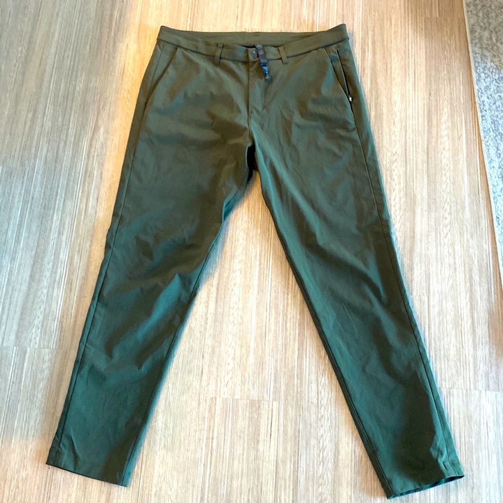 Lululemon Men’s Commission Slim-Fit Pant Olive Green